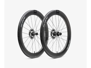 Scope R6 Disc hjulsæt Carbon 700c 65mm fælg og XDR body - White decals - 2026 Scope R6 Disc hjulsæt Carbon 700c 65mm fælg og XDR body - White decals - 2026