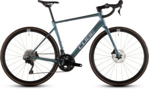 Cube Attain SLX 2026 - Smaragdgrey´n´Prism