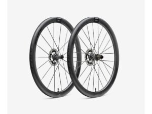 Scope Artech 4.A Disc hjulsæt Carbon 700c 45mm fælg og Shimano body - Black decals - 2025