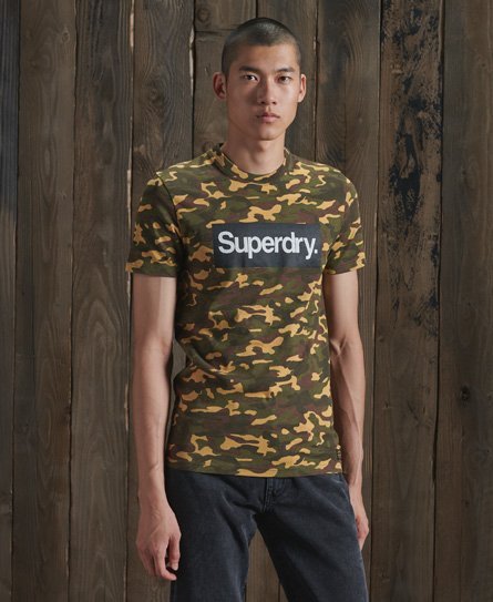 Superdry Core T-shirt med logo og camouflageprint