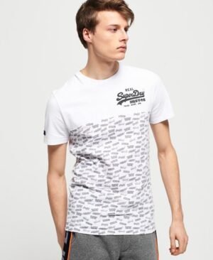 Superdry Repeat T-shirt med paneler og Vintage logo Superdry Repeat T-shirt med paneler og Vintage logo