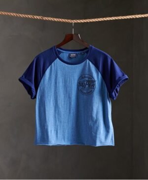 Superdry Speedway Boyfriend T-shirt i et firkantet snit med raglanærmer