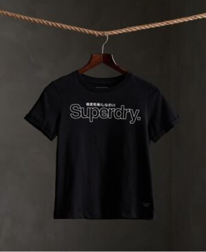 Superdry T-shirt i firkantet snit med schweizisk logo