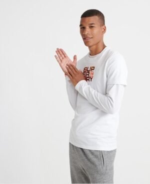 Superdry T-shirt med camo-design og delt logo