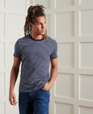 Superdry Weekender T-shirt i økologisk bomuld med striber Superdry Weekender T-shirt i økologisk bomuld med striber