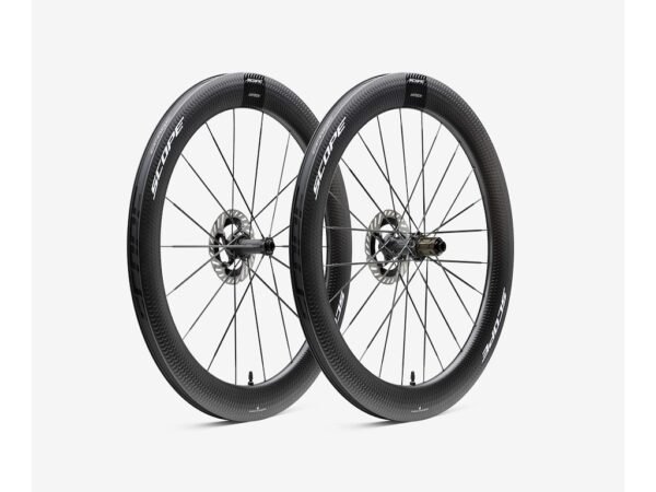 Scope Artech 6.A Disc hjulsæt Carbon 700c 65mm fælg og Shimano body - White decals - 2025