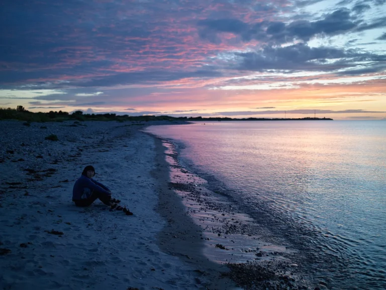 Solnedgang ved Sjællands Odde – start på cykelrute N7 til Rødby